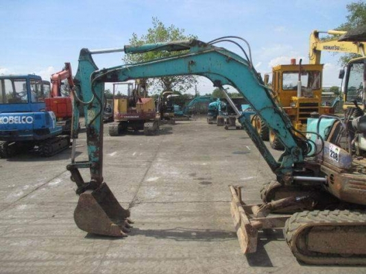 ขายรถขุด ยี่ห้อ: KOBELCO แบบ: SK35 SR รถเก่านอกแท้ มีเอกสารใบอินวอย รถไม่เคยผ่านการใช้งานในไทย  สนใจติดต่อ:099-907-9273กิ๊ฟ กมลชนก,099-907-3356 ช่างบัง