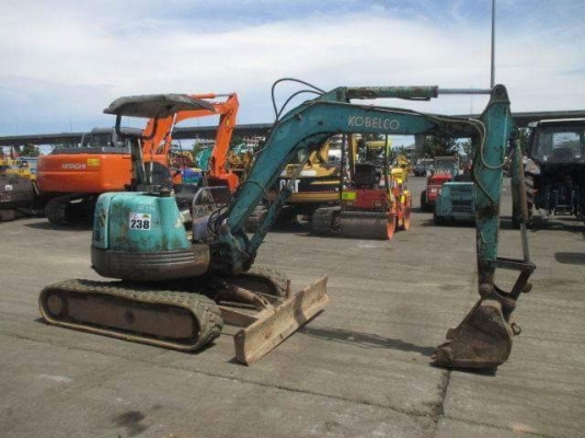 ขายรถขุด ยี่ห้อ: KOBELCO แบบ: SK35 SR รถเก่านอกแท้ มีเอกสารใบอินวอย รถไม่เคยผ่านการใช้งานในไทย  สนใจติดต่อ:099-907-9273กิ๊ฟ กมลชนก,099-907-3356 ช่างบัง