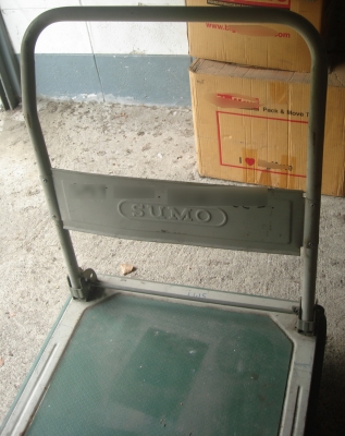 ***ขายแล้วอย่างรวดเร็ว ***  มั่นใจทั้งราคาและคุณภาพ รถเข็นเหล็กพับแฮนด์ได้ "SUMO" ขนาดรถเข็น 745x 485x 860 มม. ล้อPU  4 "