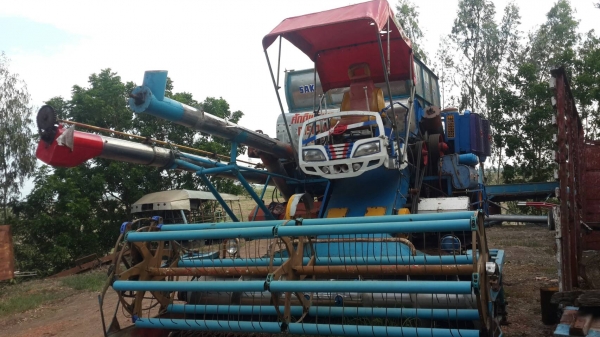 ขายรถเกี่ยวศักดิ์พัฒนา