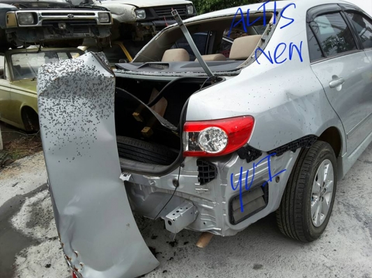 ขายแยกเป็นอะไหล่ ALTIS NEW สนใจชิ้นไหนสอบถาม รถบ้าน