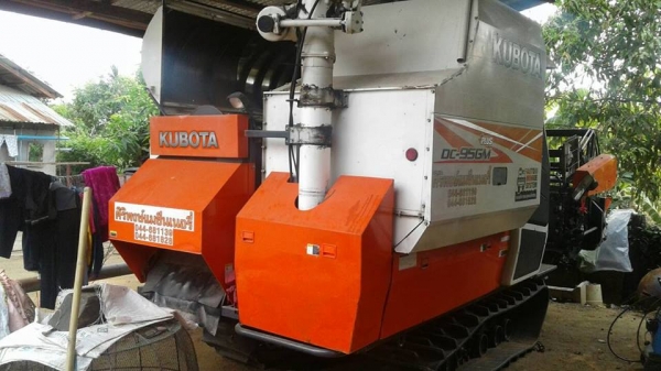 ขายรถเกี่ยวข้าว KUBOTA DC95GM ปี55พลัส ใช้งาน1500ชั่วโมง รถสวยสภาพดีมาก เอกสารถูกต้อง เล่มทะเบียนพร้อมโอน ราคา650,000 สนใจโทร 090-8588220คุณนะ 093-3258446คุณบิว หรือเข้าดูสินค้าอื่นๆได้ที่ www.narong2truck.com หรือ www.truck.in.th/498 หรือเพจFacebook ณรงค