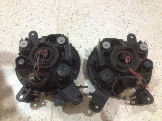 ไฟหน้ากลม 7นิ้ว KOITO JAPAN เเท้เลนกระจกเก่าญี่ปุ่นสภาพสวยคู่ละ ไฟหน้ากลม 7นิ้ว KOITO JAPAN เเท้เลนกระจกเก่าญี่ปุ่นสภาพสวยคู่ละ