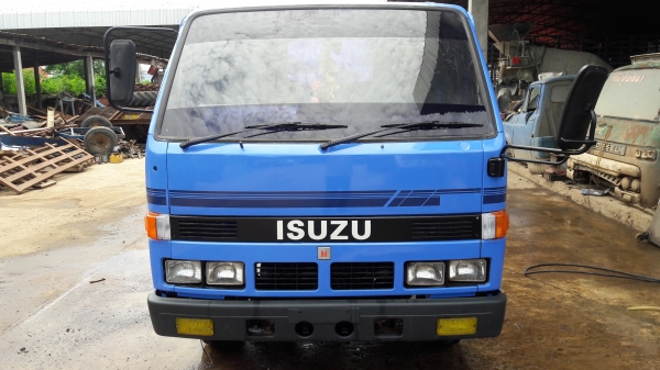 Isuzu Nkr 110 หัวลากคัสซี เครื่องดี ทะเบียน ม.89 Isuzu Nkr 110 หัวลากคัสซี เครื่องดี ทะเบียน ม.89