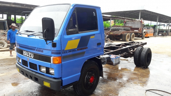 Isuzu Nkr 110 หัวลากคัสซี เครื่องดี ทะเบียน ม.89 Isuzu Nkr 110 หัวลากคัสซี เครื่องดี ทะเบียน ม.89