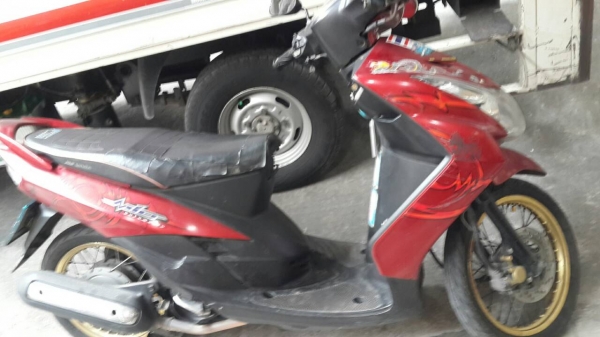 ขาย Yamaha Mio รุ่นตาโตปี 50 ล้อทองหน้ากว้าง เครื่องดี ชุดสีใช้ได้เดิมๆ เล่มพร้อมโอน ขาย Yamaha Mio รุ่นตาโตปี 50 ล้อทองหน้ากว้าง เครื่องดี ชุดสีใช้ได้เดิมๆ เล่มพร้อมโอน