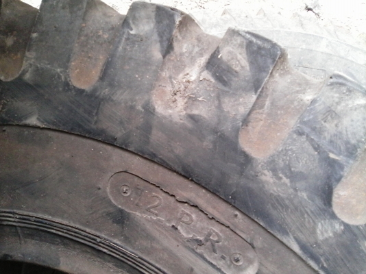 ยาง 9.00_20 ลายทหาร สวยๆ ราคา เส้นละ 1200 บาท