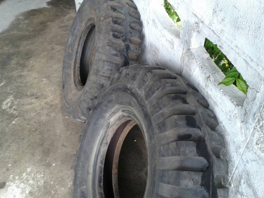 ยาง 900_16 ลายทหาร สวยๆ 1 คู่ ราคา 2500 บาท