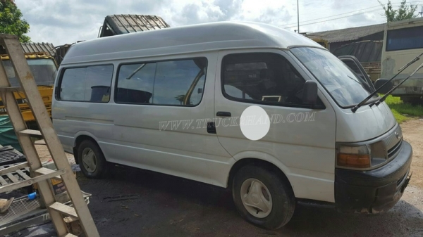 รถตู้ ยี่ห้อโตโยต้า  ใช้เชื้อเพลิงน้ำมันดีเซล  เบาะตกแต่งมใหม่แบบวีไอพี