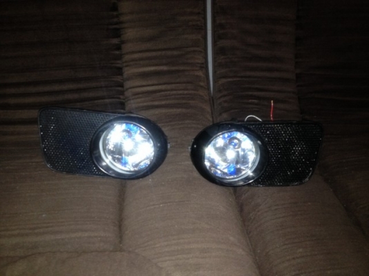 ไฟตัดหมอก TOYOTA  WISH เก่าญี่ปุ่นเเท้สภาพสวยคู่ละ