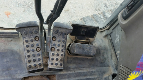 ขายด่วนรถแม็คโครHITACHI ZX-75-UR-ZAXIS 75URรถนอกเพิ่งนำเข้ามาใหม่ยังไม่เคยใช้งานในเมืองไทยเลย ขายด่วนรถแม็คโครHITACHI ZX-75-UR-ZAXIS 75URรถนอกเพิ่งนำเข้ามาใหม่ยังไม่เคยใช้งานในเมืองไทยเลย