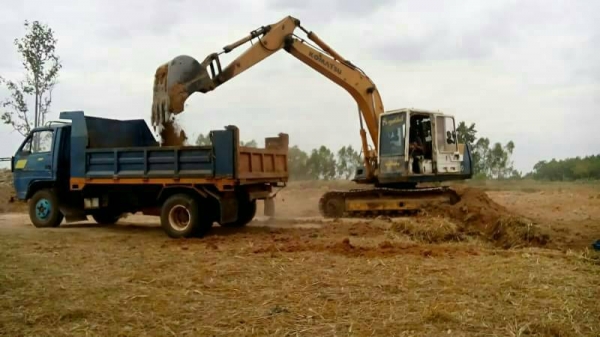 รถแบคโฮ