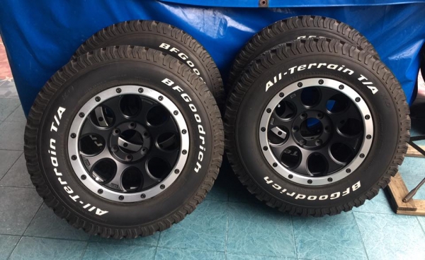 ขายล้อหยดน้ำ ขอบ17x9 พร้อม ยางBF All Terrain265/70/17ปี14 ดอกสะพานยางเต็ม 4เส้น
