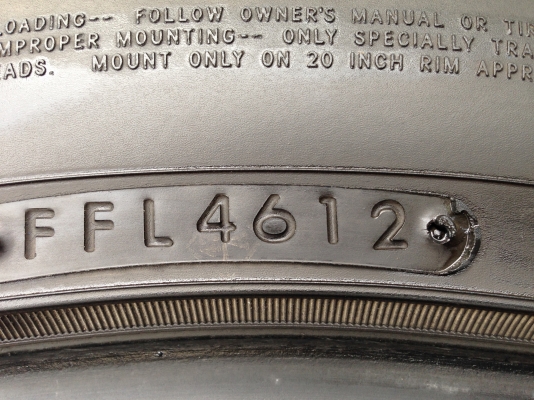 ยาง Toyo 265 50 20 ปลายปี12 พร้อมใช้งาน ราคาไม่แพง