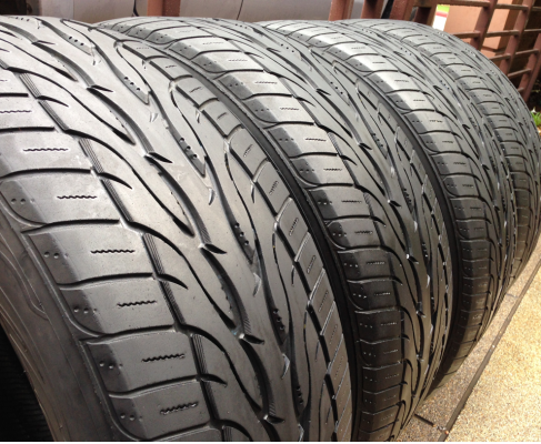 ยาง Toyo 265 50 20 ปลายปี12 พร้อมใช้งาน ราคาไม่แพง