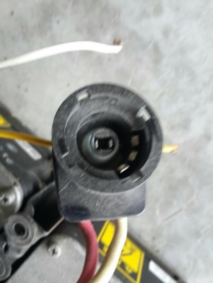 บัลลาสพร้อมหลอดซีนอล