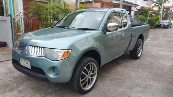 ขายไทตันCAB เครื่อง2.5เทอร์โบ เกียร์ธรรมดา รถพร้อมใช้ เอกสารเล่มครบพร้อมโอน