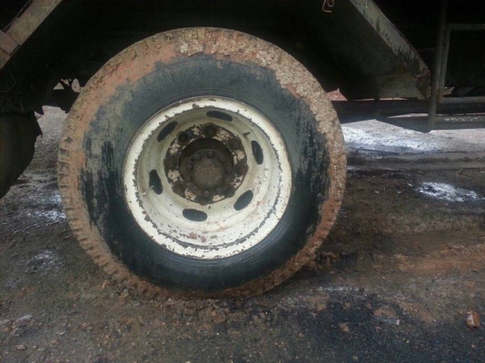 รถบรรทุก 6 ล้อ  HINO EH700 เครื่อง 168 แรง