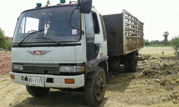 รถบรรทุก 6 ล้อ  HINO EH700 เครื่อง 168 แรง