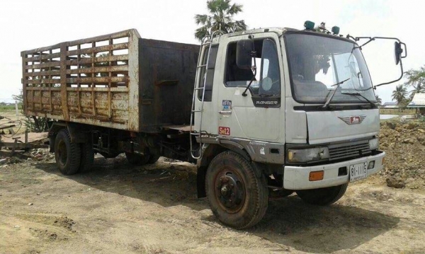 รถบรรทุก 6 ล้อ  HINO EH700 เครื่อง 168 แรง