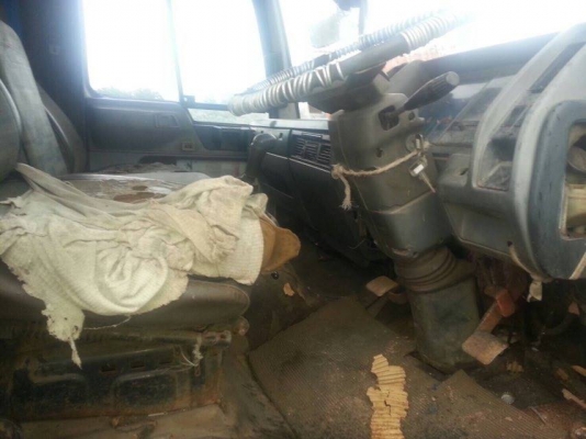 รถบรรทุก 6 ล้อ  HINO EH700 เครื่อง 168 แรง