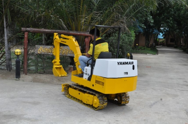 ขายแบคโฮYANMAR YB10(ขนขึ้นกระบะได้) เดิมจากญี่ปุ่น ทำงานสมบูรณ์ทุกระบบ รับรองไม่ผิดหวัง 125,000 เท่านั้น!!