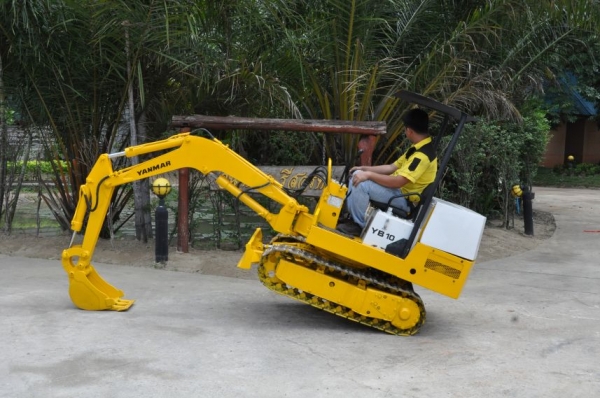 ขายแบคโฮYANMAR YB10(ขนขึ้นกระบะได้) เดิมจากญี่ปุ่น ทำงานสมบูรณ์ทุกระบบ รับรองไม่ผิดหวัง 125,000 เท่านั้น!!