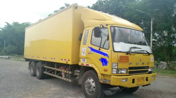 ขายรถสิบล้อตู้แห้งมีลิปหลังหลงเครือง260แรงปี52ยาว7.50เมตร