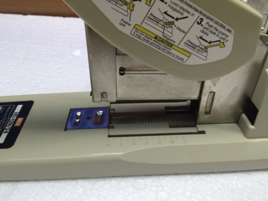 แม็กเย็บกระดาษรุ่นใหญ่ HD-12N/24 มือสอง