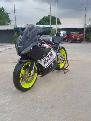 ขาย Honda cbr400 ทะเบียนแท้ ขาย 79000 ซื้อสดลดได้ ต่อรอง ขายตามสภาพ สภาพตามรูปครับ สนใจดูรถ บางพลีครับ 086 992 9921 พอดีไม่ได้ขับเลยครับ จะย้ายบ้านด้วย เคลียร์รถออกครับ สนใจมาดูตัวจริงได้ครับ