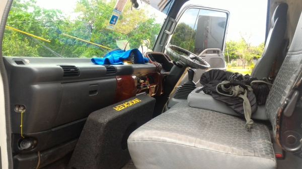 หกล้อ อีซูชุ NQR175ปี51ช่วงยาว5.50ม สภาพดีพร้อมใช้งาน ทะเบียนพร้อมโอน ราคา675,000บ สภาพนางฟ้า ไม่ผิดหวัง ครับท่าน