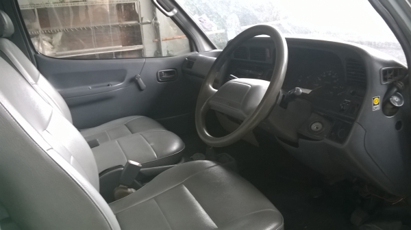 หัวจรวด ปี95 มีวัดรอบ เครื่อง2Lโบ เพาเวอร์แท้ รถมือเดียว ทะเบียนไม่ขาด