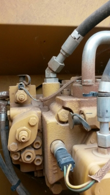 320D CATรถในไทยใช้งาน4000ชม.สภาพสวยๆครับ 320D CATรถในไทยใช้งาน4000ชม.สภาพสวยๆครับ