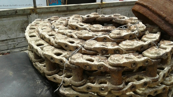 โซ่แทรค ใช้กับ CAT312 หรือ D4 คู่ละ 16000