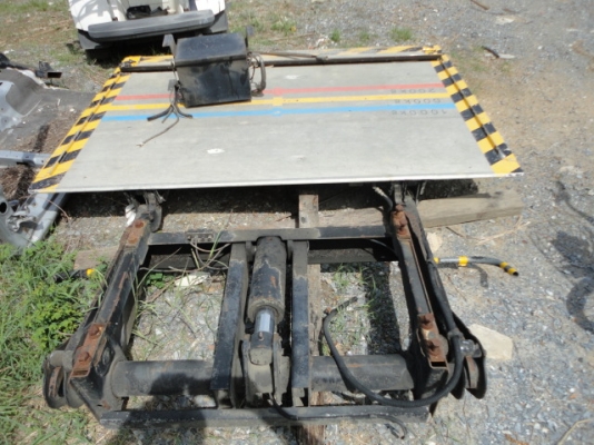 ลิฟท์หลัง 6 ล้อ