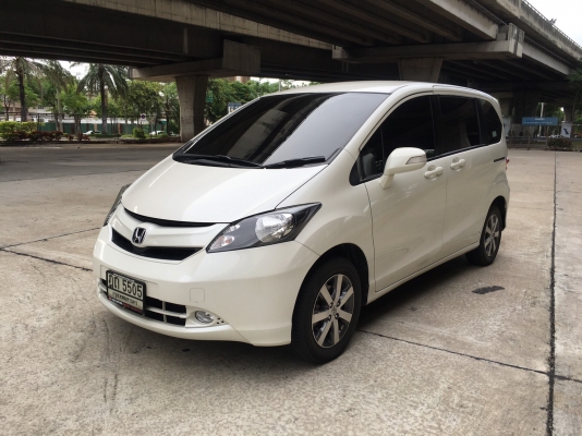 2010 HONDA FREED 1.5E NAVI SPORT สีขาว