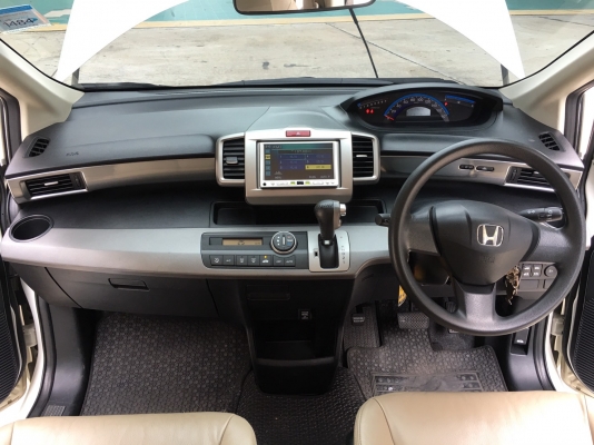 2010 HONDA FREED 1.5E NAVI SPORT สีขาว