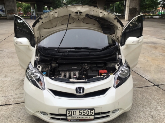 2010 HONDA FREED 1.5E NAVI SPORT สีขาว