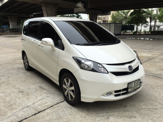 2010 HONDA FREED 1.5E NAVI SPORT สีขาว