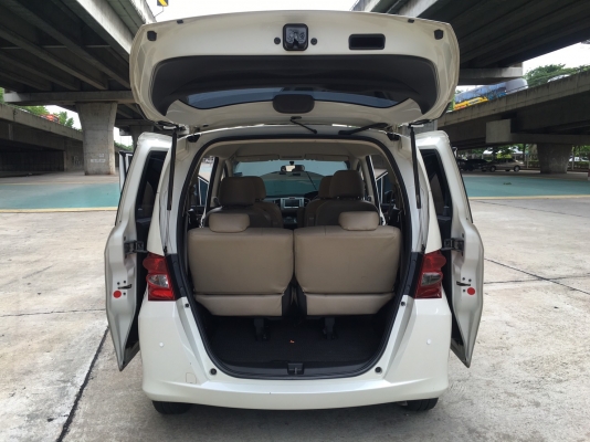 2010 HONDA FREED 1.5E NAVI SPORT สีขาว