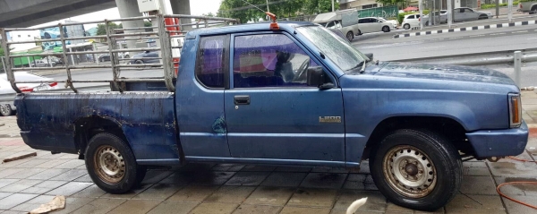 รถกระบะพร้อมMitsubishi 1995 L200 Cycloneเครื่องยนต์ดีเซลเล่มทะเบียนพร้อมภาษีไม่ขาดสอบถามได้ครับ