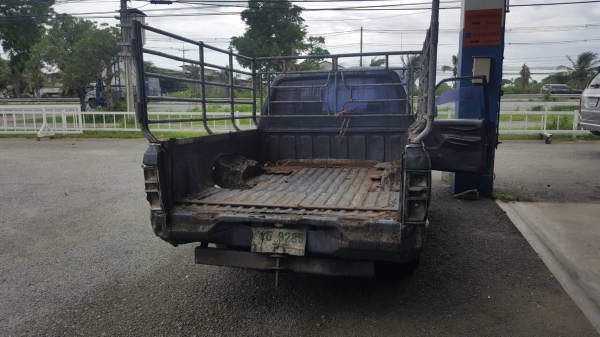 รถกระบะพร้อมMitsubishi 1995 L200 Cycloneเครื่องยนต์ดีเซลเล่มทะเบียนพร้อมภาษีไม่ขาดสอบถามได้ครับ