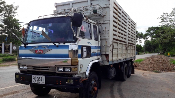ขายรถบรรทุกเพลาเดียว Hino KT925 เครื่อง HO7C-185 แรง พวงมาลัยพาวเวอร์ เบรคจิฟฟี่ทะเบียนพร้อม