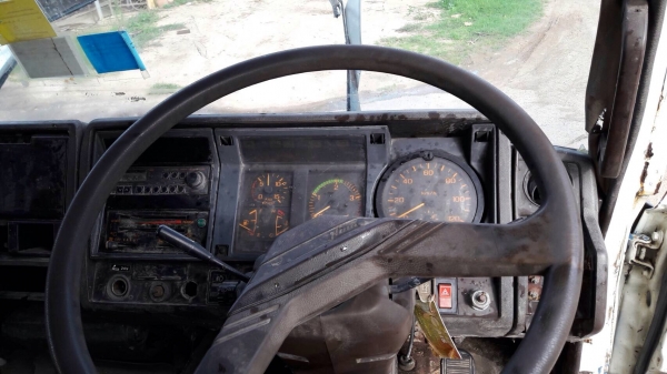 ขายรถบรรทุกเพลาเดียว Hino KT925 เครื่อง HO7C-185 แรง พวงมาลัยพาวเวอร์ เบรคจิฟฟี่ทะเบียนพร้อม