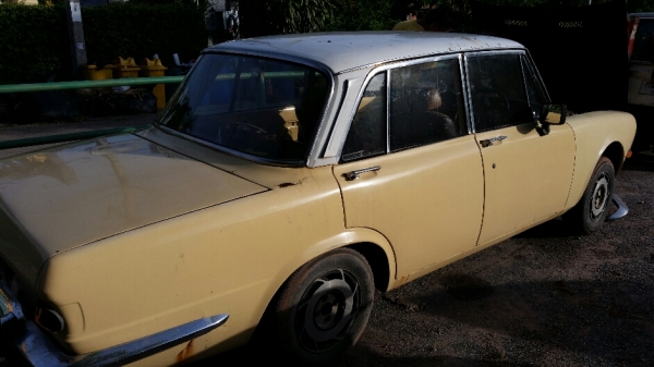 simca รถฝรั่งเศส 4 ประตูของครบ ขับโอน 25,000 บาท simca รถฝรั่งเศส 4 ประตูของครบ ขับโอน 25,000 บาท