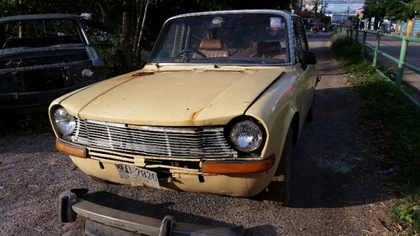 simca รถฝรั่งเศส 4 ประตูของครบ ขับโอน 25,000 บาท simca รถฝรั่งเศส 4 ประตูของครบ ขับโอน 25,000 บาท