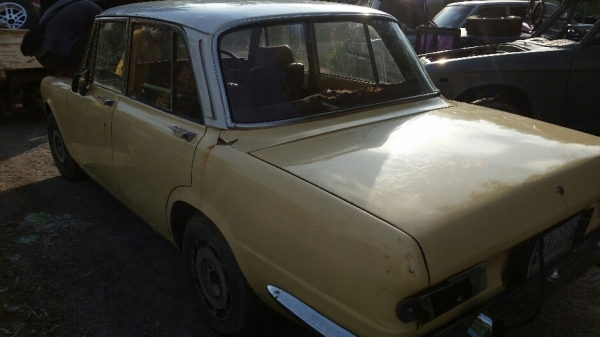 simca รถฝรั่งเศส 4 ประตูของครบ ขับโอน 25,000 บาท simca รถฝรั่งเศส 4 ประตูของครบ ขับโอน 25,000 บาท