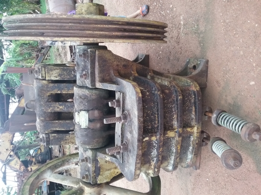 เครื่องโม่หิน แบบจอว์ ครัสเซอร์ ขนาดกลาง