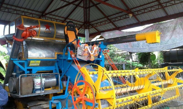 ขายรถเกี่ยวข้าว ปานเจริญ อุ้ม2ตัน เครื่อง250เทอร์โบ ตัวเดิน10ht kayaba ปั้มไดกิ้น21 หน้าเกี่ยว3เมตร ปาก ตู้ เกี่ยวคล่อง ทำงานเร็วพร้อมใช้งาน ราคา660,000 สนใจโทร 090-8588220คุณนะ 093-3258446คุณบิว หรือเข้าดูสินค้าอื่นๆได้ที่ www.narong2truck.com หรือ www.t