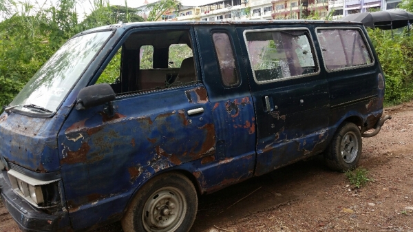 ตู้นิสสันแวนเน็ต เครื่องดีเซล ld20 ขับได้ โอนได้ 16,000 บาท